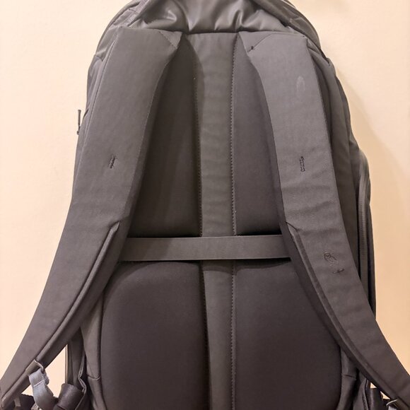 Bellroy Venture Travel Pack 26L - Black - Excellent Condition - Picture 10 of 11